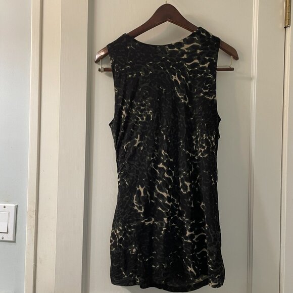 Saks Fifth Avenue Women's Layered Tank top. Size Medium (label says XL) - Picture 5 of 11